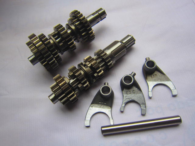 CAJA CAMBIOS COMPLETA MOTOR CG200 CARGUERO